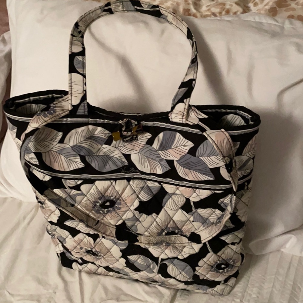 Vera Bradley Camilla Purse. EUC. Used once.